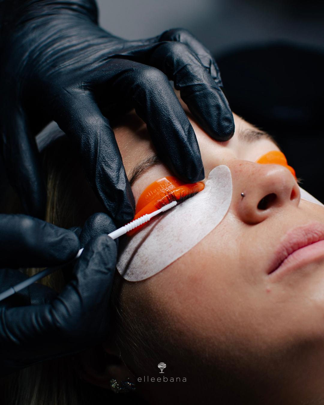 Shape the lashes